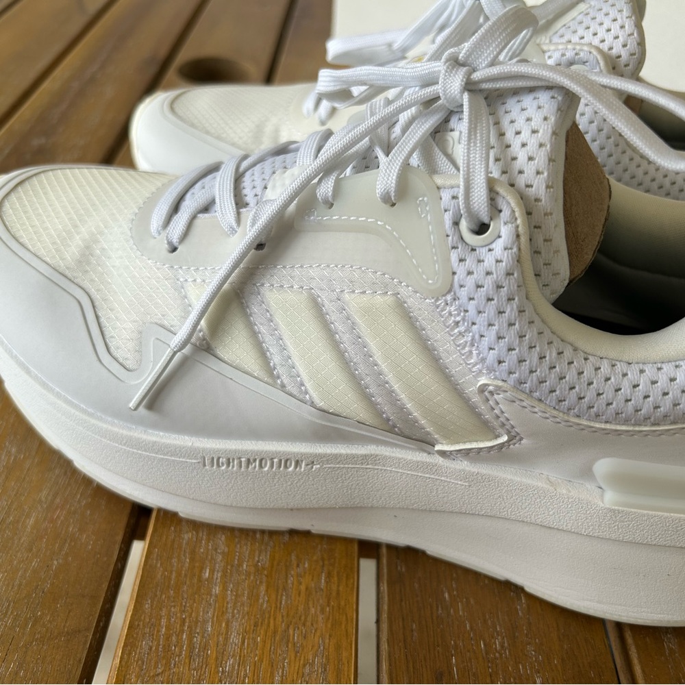 NWT Adidas White Men's Tennis Shoes (NIB)